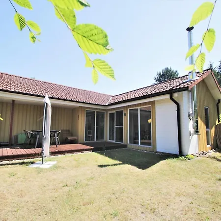 Ferienhaus Modernly Furnished Double With Terrace In The Mirow *